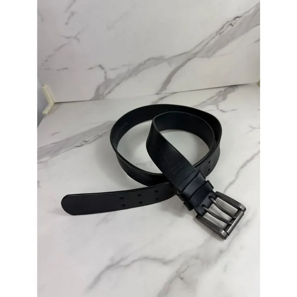 Levi’s Black Genuine Leather Belt Size 44 Gunmetal Buckle Classic Casual